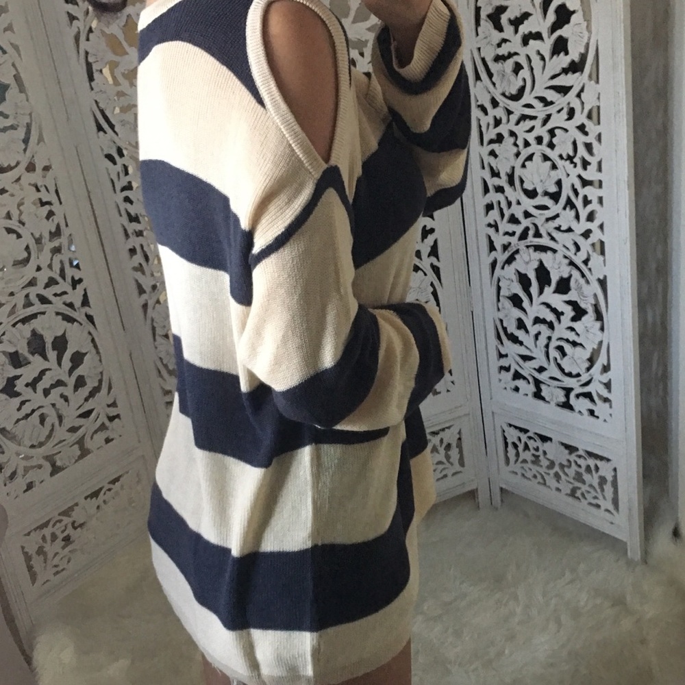 Striped Pullover Sweater - Picture 5 of 8